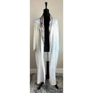 Vintage Mary McFadden Women’s Long White Jacquard Leopard Kimono Robe Size S